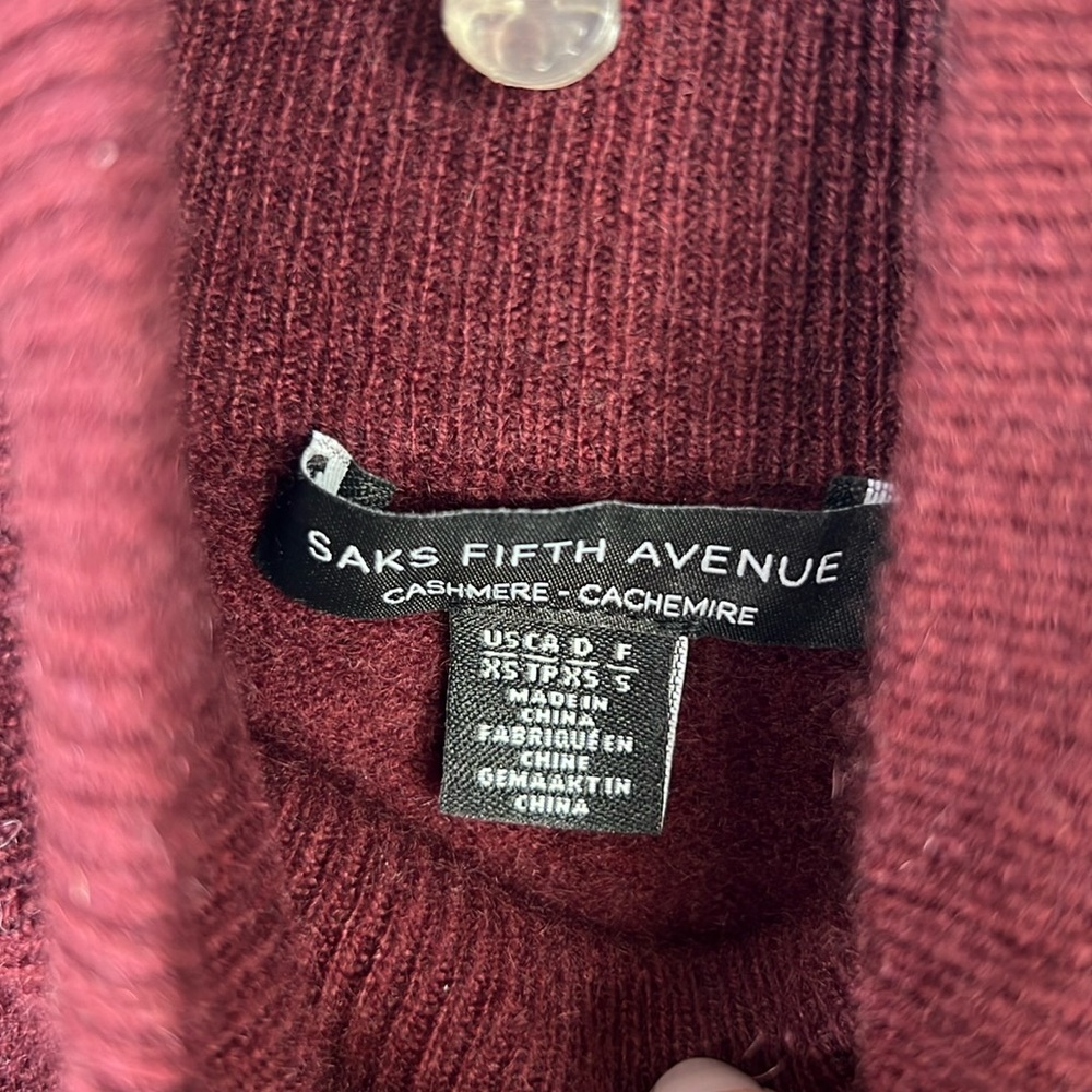 SAK FIFTH AVENUE WOMEN’S 100% CASHMERE DARK PINOT HIGH LOW SWEATER SZ XS - Picture 4 of 4